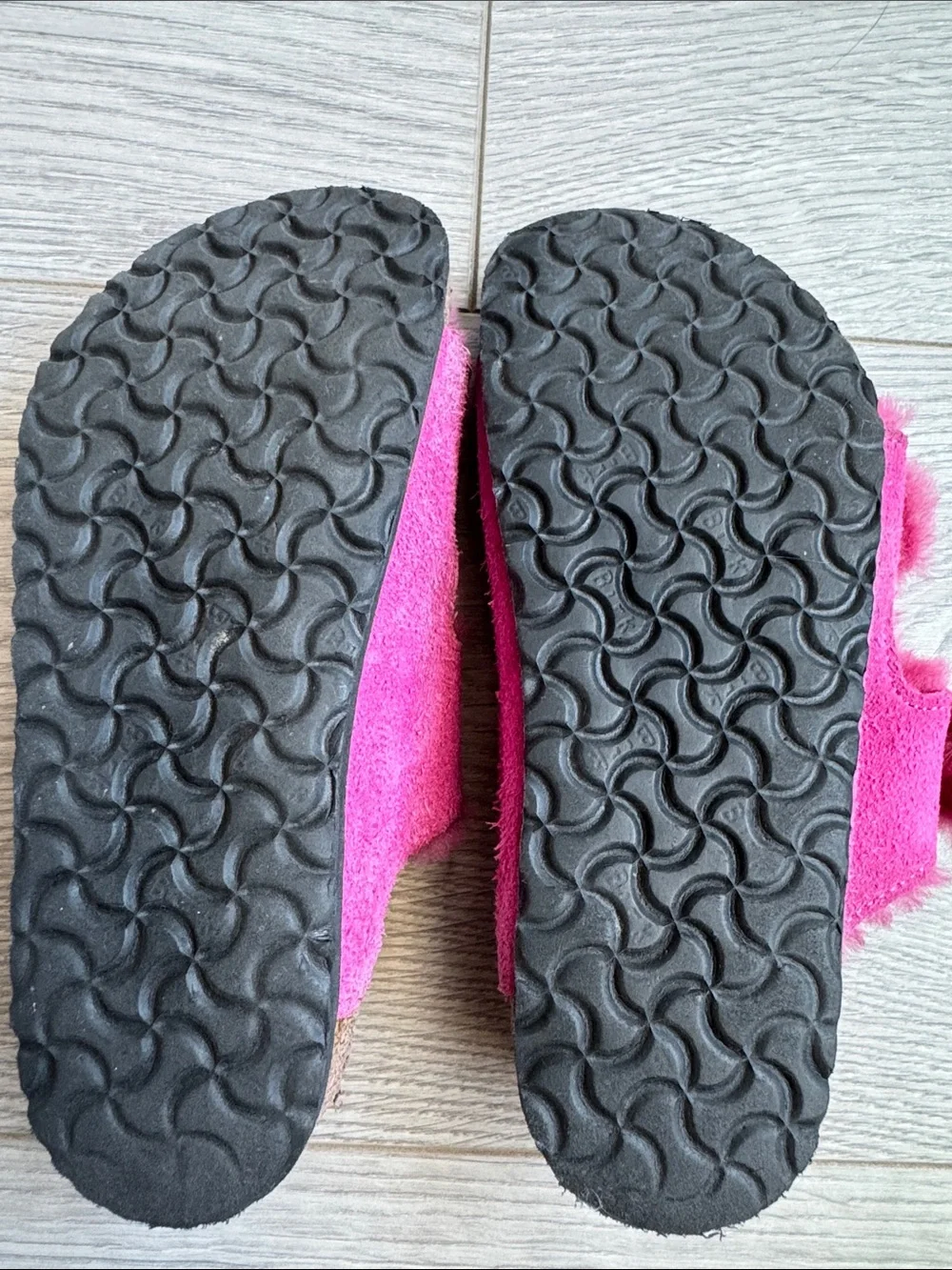 Birkenstock Kids Fuzzy Slide Sandals in Bright Pink | size 12-12.5 US